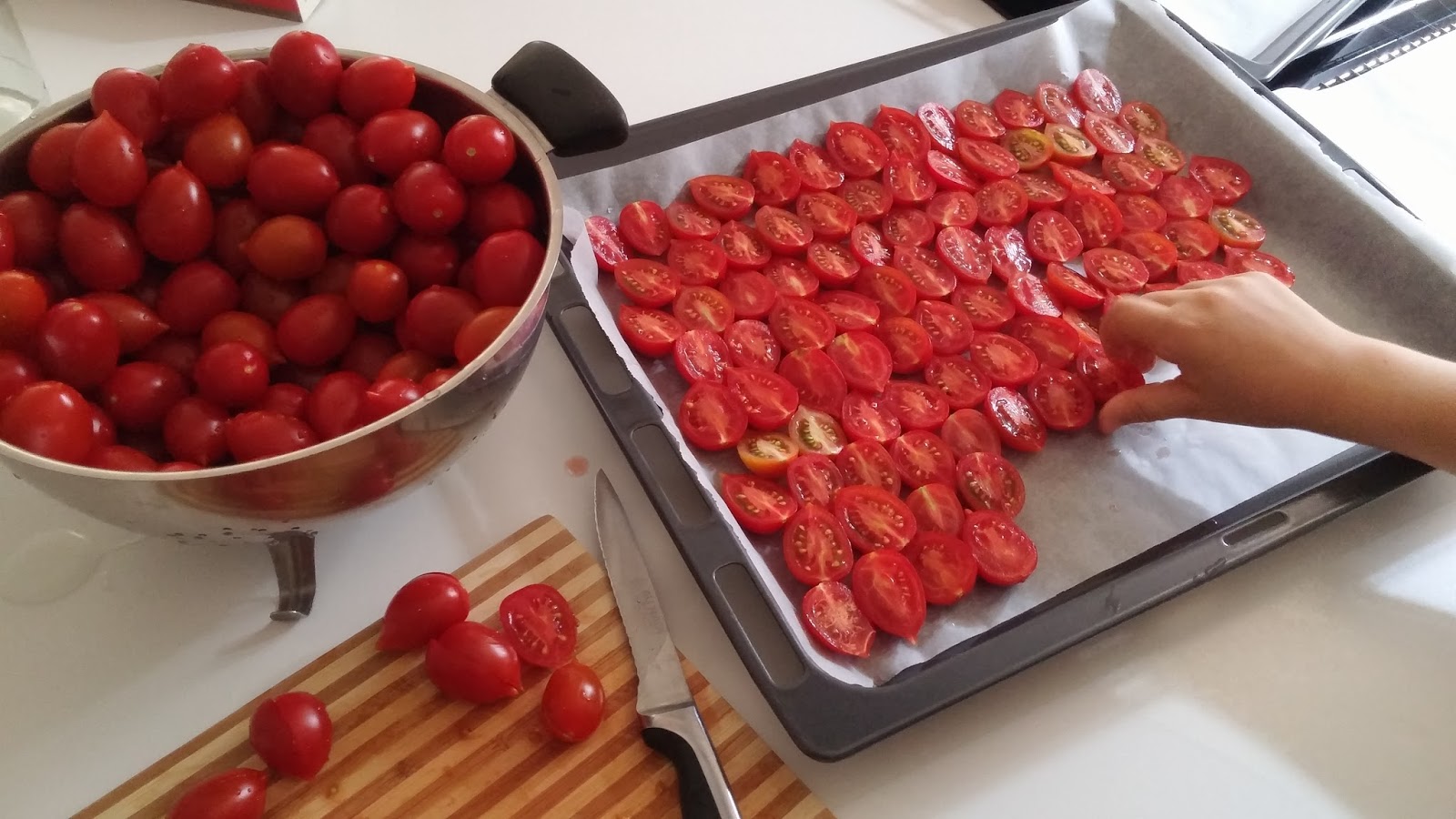 Tomates cerises confites et cerises de terre (amour en cage ou physalis) :  Recette de Tomates cerises confites et cerises de terre (amour en cage ou  physalis)