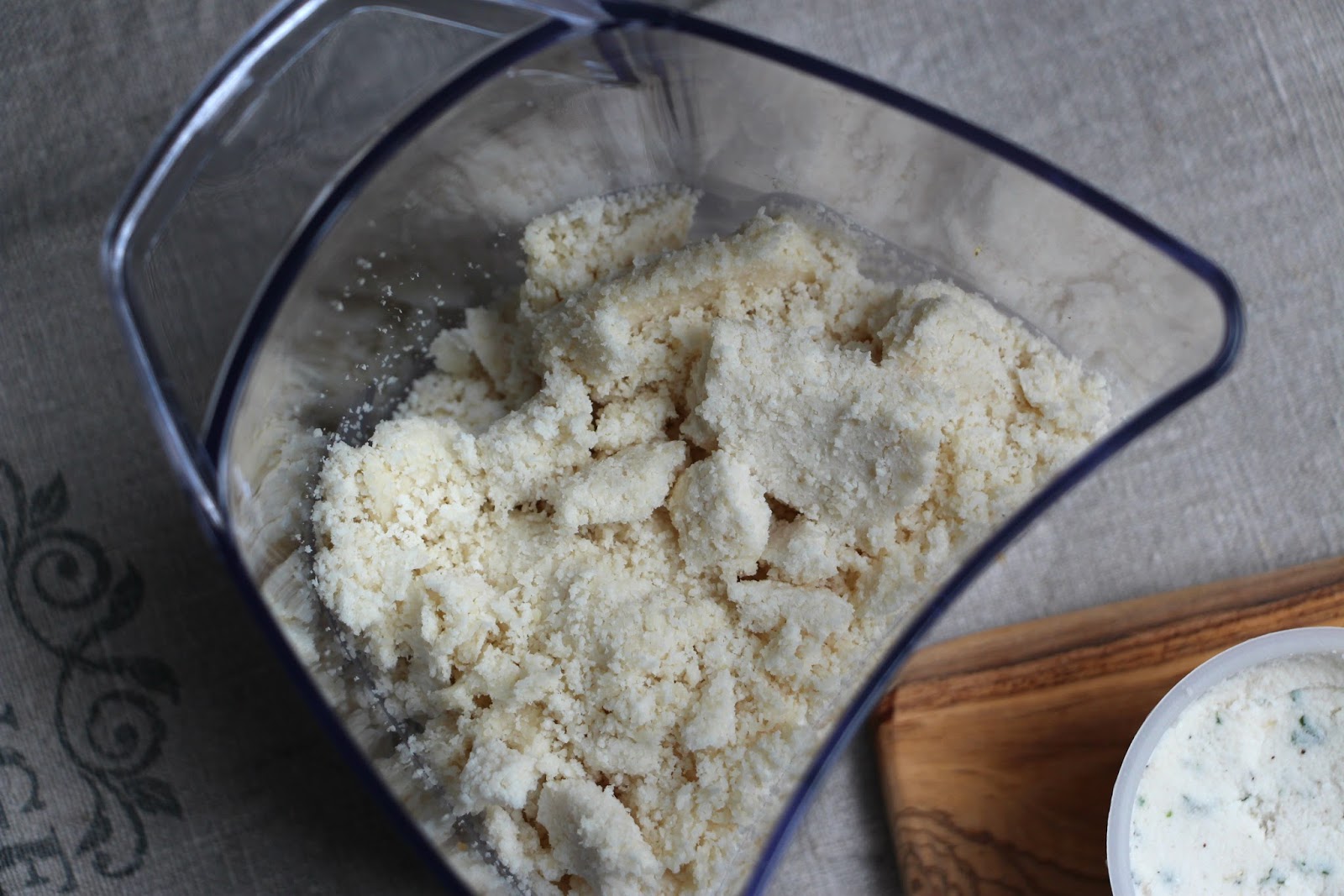 Lait d'amande fait maison à l'extracteur de jus, mais pas que !!  Transformez l'okara en petit fromage végétal! - La fée Stéphanie