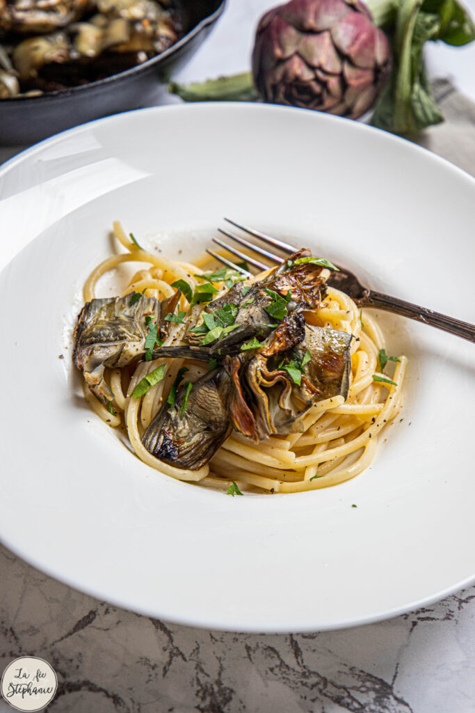 Penne au coeurs d'artichaut, pesto et basilic 